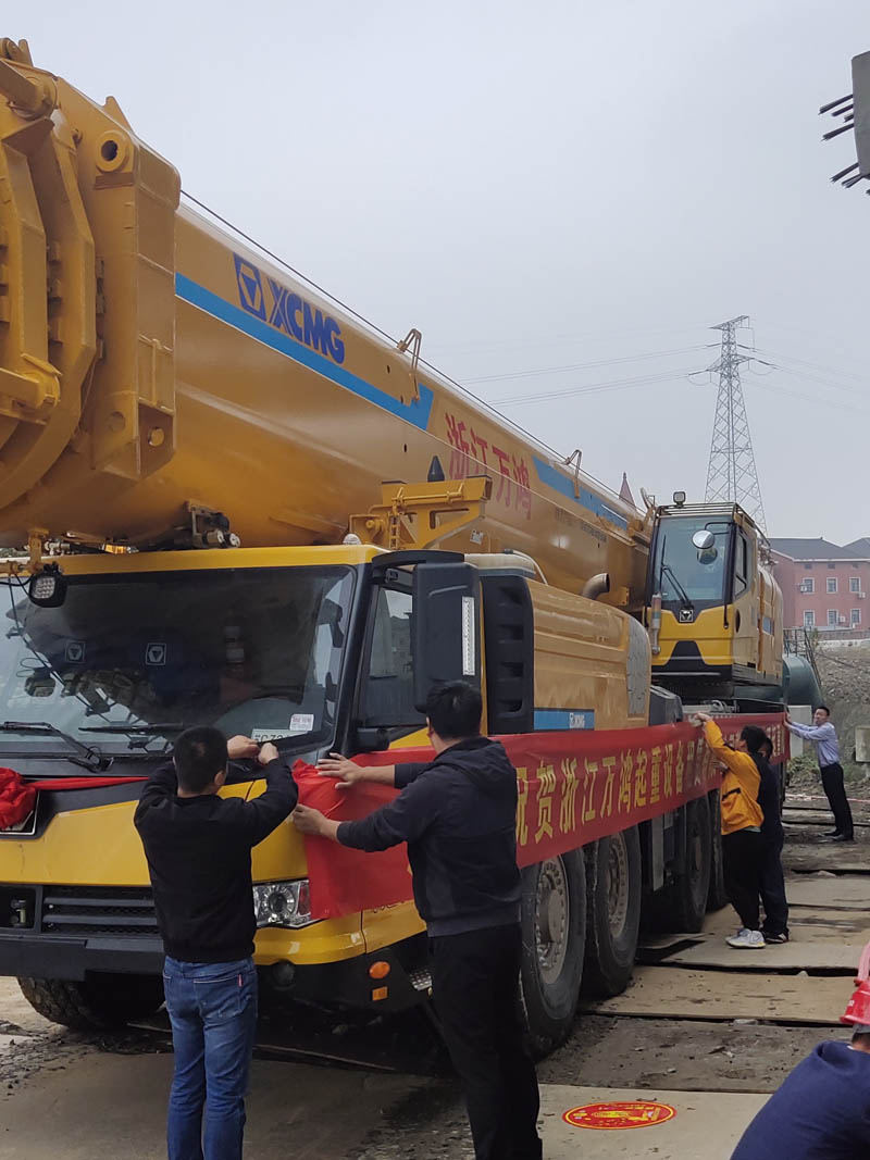 600噸汽車(chē)吊出租